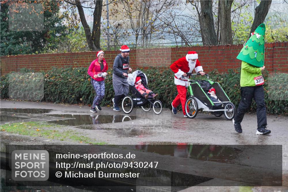 07.12.2025 - St. Pauli X-Mass-Run No. 15 Michael Burmester http://msf.ph/oto/9430247 07.12.2025 10:07:06 Laufen 38, 3808, 3377 meine-sportfotos.de