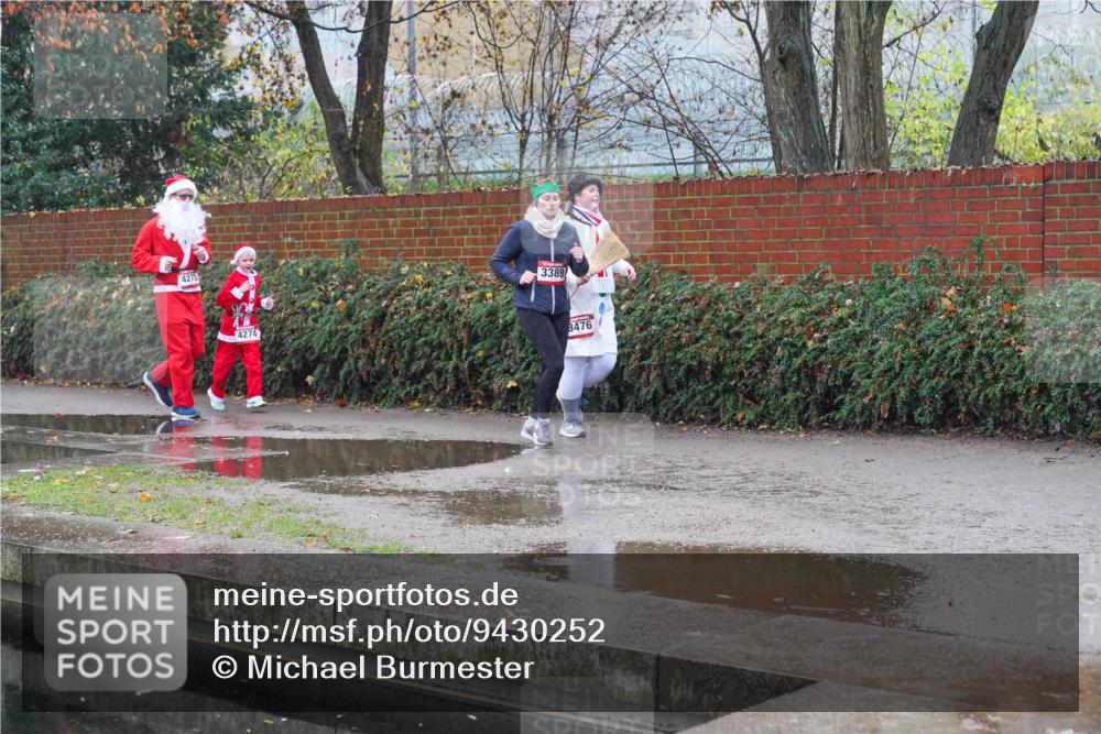 07.12.2025 - St. Pauli X-Mass-Run No. 15 Michael Burmester http://msf.ph/oto/9430252 07.12.2025 10:07:30 Laufen 4275, 4274, 3389, 8476 meine-sportfotos.de