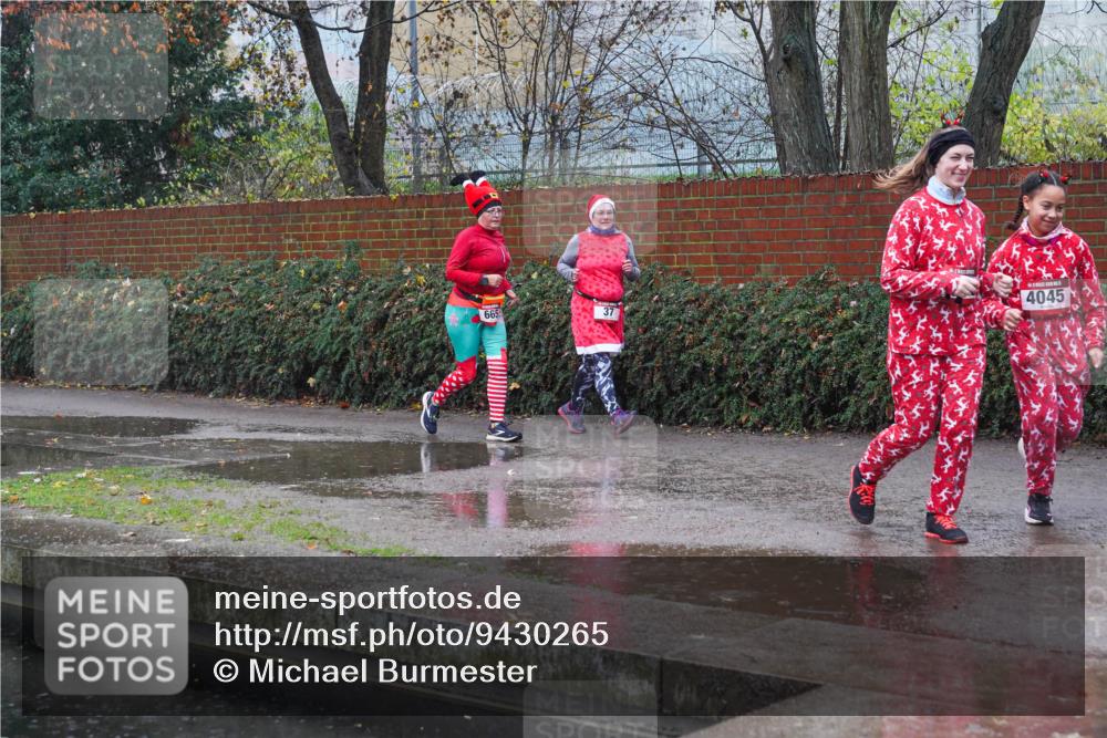 07.12.2025 - St. Pauli X-Mass-Run No. 15 Michael Burmester http://msf.ph/oto/9430265 07.12.2025 10:08:53 Laufen 665, 37, 4045 meine-sportfotos.de