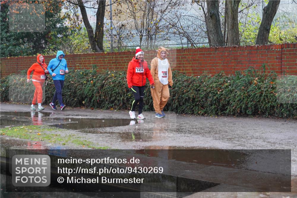 07.12.2025 - St. Pauli X-Mass-Run No. 15 Michael Burmester http://msf.ph/oto/9430269 07.12.2025 10:10:10 Laufen 2621, 2622, 1434, 1358 meine-sportfotos.de