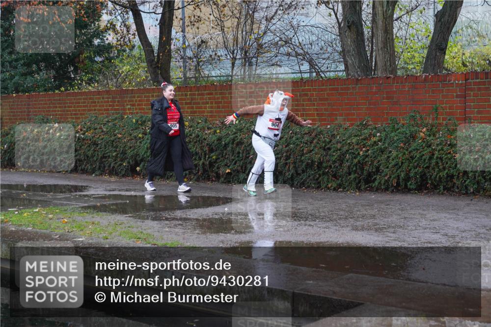 07.12.2025 - St. Pauli X-Mass-Run No. 15 Michael Burmester http://msf.ph/oto/9430281 07.12.2025 10:13:51 Laufen 904, 905 meine-sportfotos.de