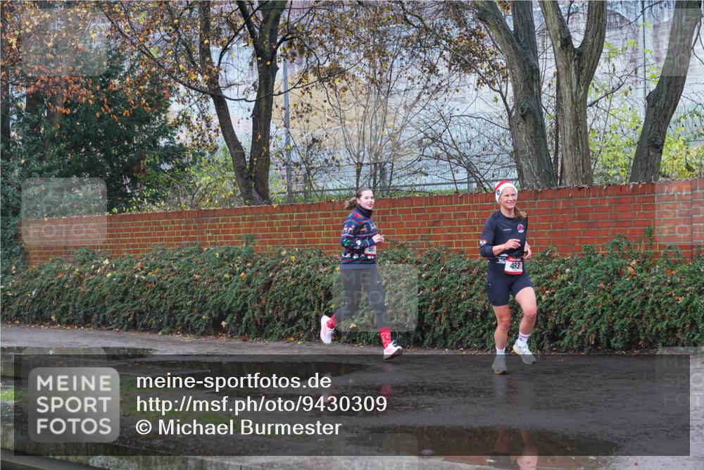 07.12.2025 - St. Pauli X-Mass-Run No. 15 Michael Burmester http://msf.ph/oto/9430309 07.12.2025 10:19:15 Laufen 493 meine-sportfotos.de