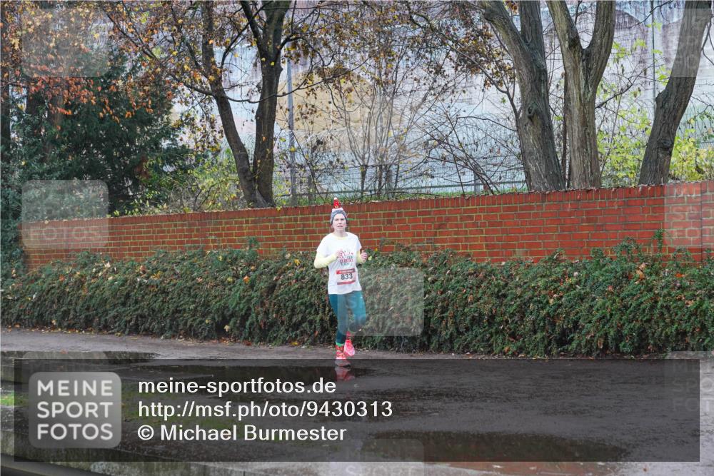 07.12.2025 - St. Pauli X-Mass-Run No. 15 Michael Burmester http://msf.ph/oto/9430313 07.12.2025 10:19:29 Laufen 833 meine-sportfotos.de