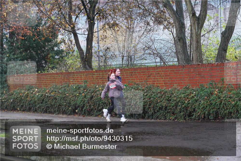 07.12.2025 - St. Pauli X-Mass-Run No. 15 Michael Burmester http://msf.ph/oto/9430315 07.12.2025 10:19:43 Laufen 233 meine-sportfotos.de