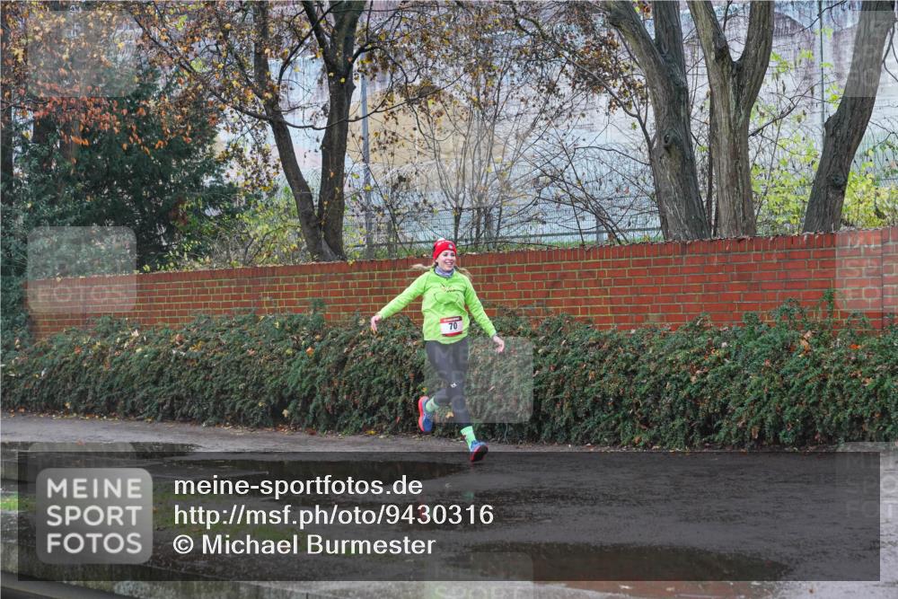 07.12.2025 - St. Pauli X-Mass-Run No. 15 Michael Burmester http://msf.ph/oto/9430316 07.12.2025 10:19:51 Laufen 70 meine-sportfotos.de