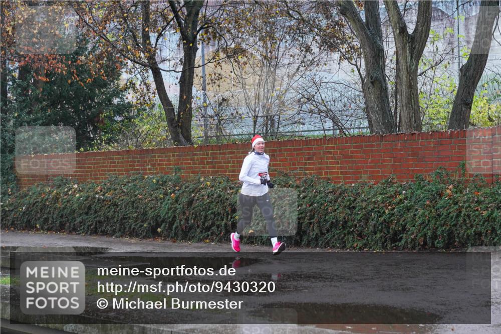 07.12.2025 - St. Pauli X-Mass-Run No. 15 Michael Burmester http://msf.ph/oto/9430320 07.12.2025 10:20:16 Laufen 261 meine-sportfotos.de