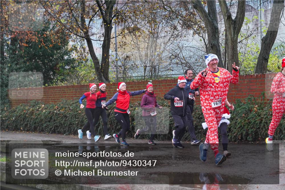 07.12.2025 - St. Pauli X-Mass-Run No. 15 Michael Burmester http://msf.ph/oto/9430347 07.12.2025 10:21:34 Laufen 421, 2828, 2916, 306, 1675 meine-sportfotos.de