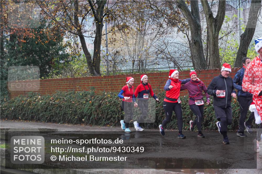 07.12.2025 - St. Pauli X-Mass-Run No. 15 Michael Burmester http://msf.ph/oto/9430349 07.12.2025 10:21:35 Laufen 4211, 2828, 16 meine-sportfotos.de