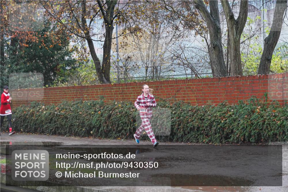 07.12.2025 - St. Pauli X-Mass-Run No. 15 Michael Burmester http://msf.ph/oto/9430350 07.12.2025 10:21:40 Laufen 108, 3012 meine-sportfotos.de