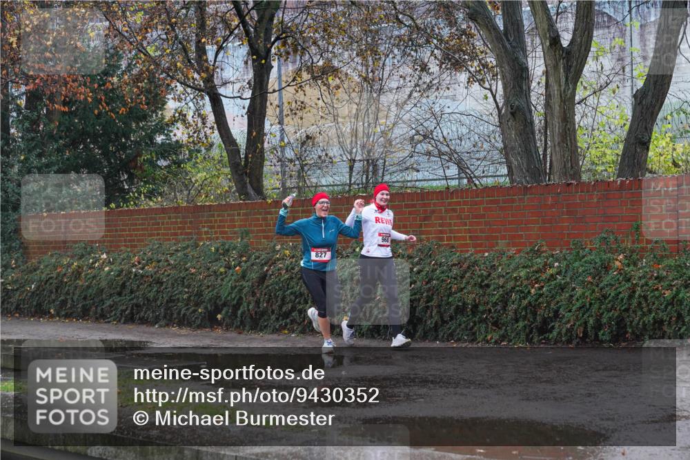 07.12.2025 - St. Pauli X-Mass-Run No. 15 Michael Burmester http://msf.ph/oto/9430352 07.12.2025 10:21:47 Laufen 827, 968 meine-sportfotos.de