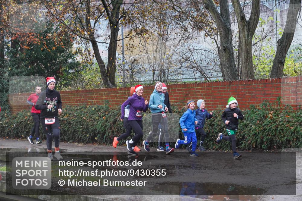 07.12.2025 - St. Pauli X-Mass-Run No. 15 Michael Burmester http://msf.ph/oto/9430355 07.12.2025 10:21:53 Laufen 538, 255 meine-sportfotos.de
