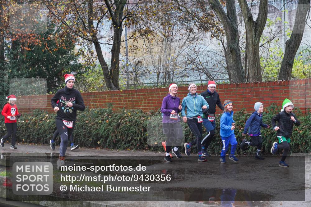 07.12.2025 - St. Pauli X-Mass-Run No. 15 Michael Burmester http://msf.ph/oto/9430356 07.12.2025 10:21:54 Laufen 1651, 538, 2559, 23, 4872, 1819 meine-sportfotos.de