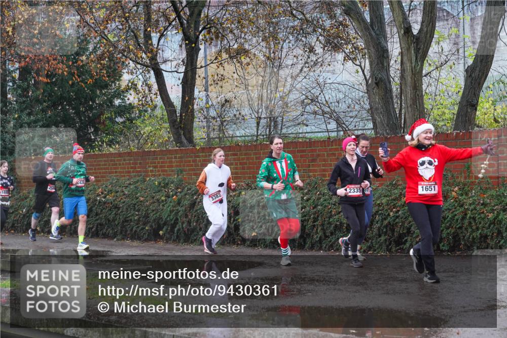 07.12.2025 - St. Pauli X-Mass-Run No. 15 Michael Burmester http://msf.ph/oto/9430361 07.12.2025 10:21:58 Laufen 258, 420, 3382, 2335, 1651 meine-sportfotos.de