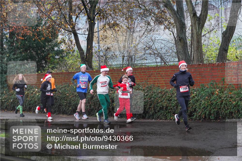 07.12.2025 - St. Pauli X-Mass-Run No. 15 Michael Burmester http://msf.ph/oto/9430366 07.12.2025 10:22:05 Laufen 2061, 2169, 2524, 25, 1266 meine-sportfotos.de