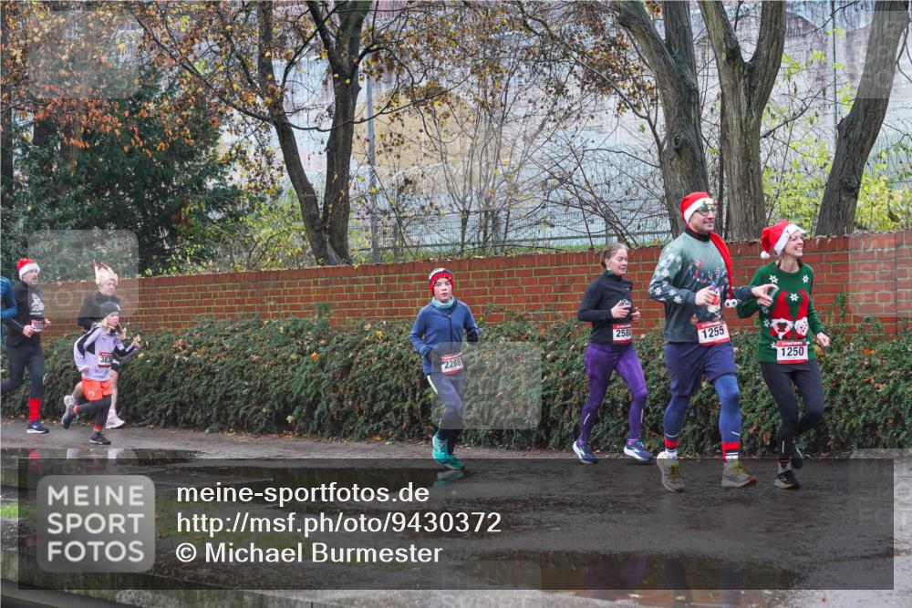 07.12.2025 - St. Pauli X-Mass-Run No. 15 Michael Burmester http://msf.ph/oto/9430372 07.12.2025 10:22:10 Laufen 2288, 258, 1255, 1250 meine-sportfotos.de