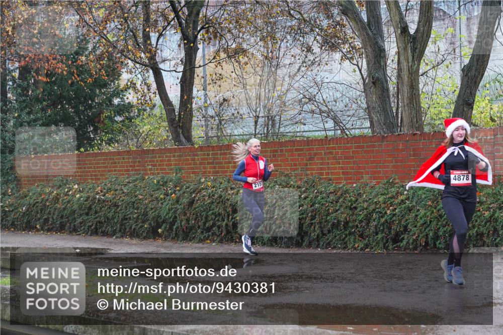 07.12.2025 - St. Pauli X-Mass-Run No. 15 Michael Burmester http://msf.ph/oto/9430381 07.12.2025 10:22:27 Laufen 2157, 4878 meine-sportfotos.de