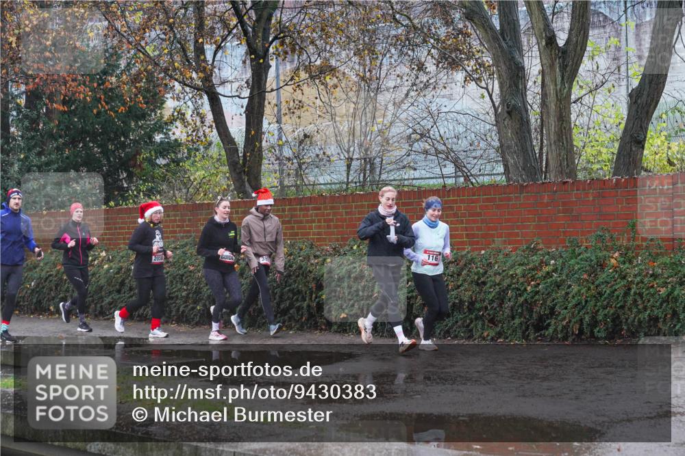 07.12.2025 - St. Pauli X-Mass-Run No. 15 Michael Burmester http://msf.ph/oto/9430383 07.12.2025 10:22:33 Laufen 116, 2058, 39 meine-sportfotos.de
