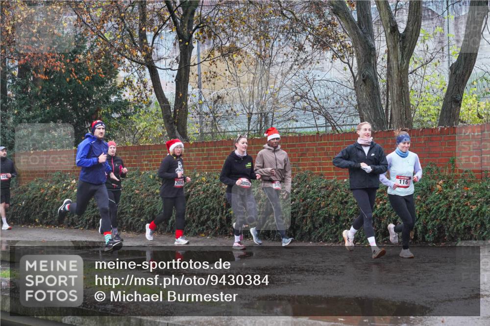 07.12.2025 - St. Pauli X-Mass-Run No. 15 Michael Burmester http://msf.ph/oto/9430384 07.12.2025 10:22:34 Laufen 324, 2058, 39, 116 meine-sportfotos.de