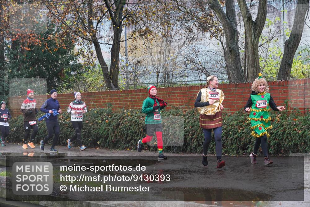 07.12.2025 - St. Pauli X-Mass-Run No. 15 Michael Burmester http://msf.ph/oto/9430393 07.12.2025 10:22:42 Laufen 1153, 2754, 4856, 3237, 3226 meine-sportfotos.de