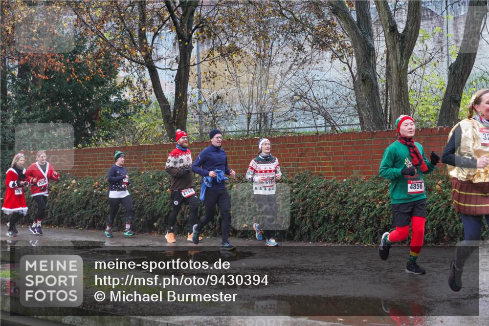 07.12.2025 - St. Pauli X-Mass-Run No. 15 Michael Burmester http://msf.ph/oto/9430394 07.12.2025 10:22:44 Laufen 18, 1936, 2754, 4856, 32 meine-sportfotos.de