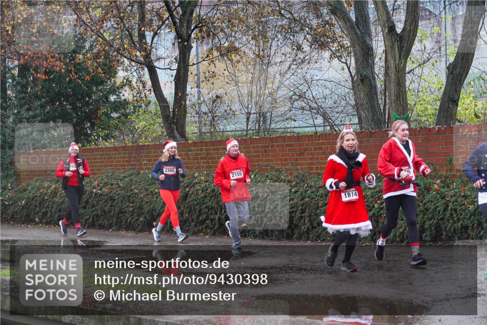 07.12.2025 - St. Pauli X-Mass-Run No. 15 Michael Burmester http://msf.ph/oto/9430398 07.12.2025 10:22:48 Laufen 299, 3360, 2155, 1814 meine-sportfotos.de