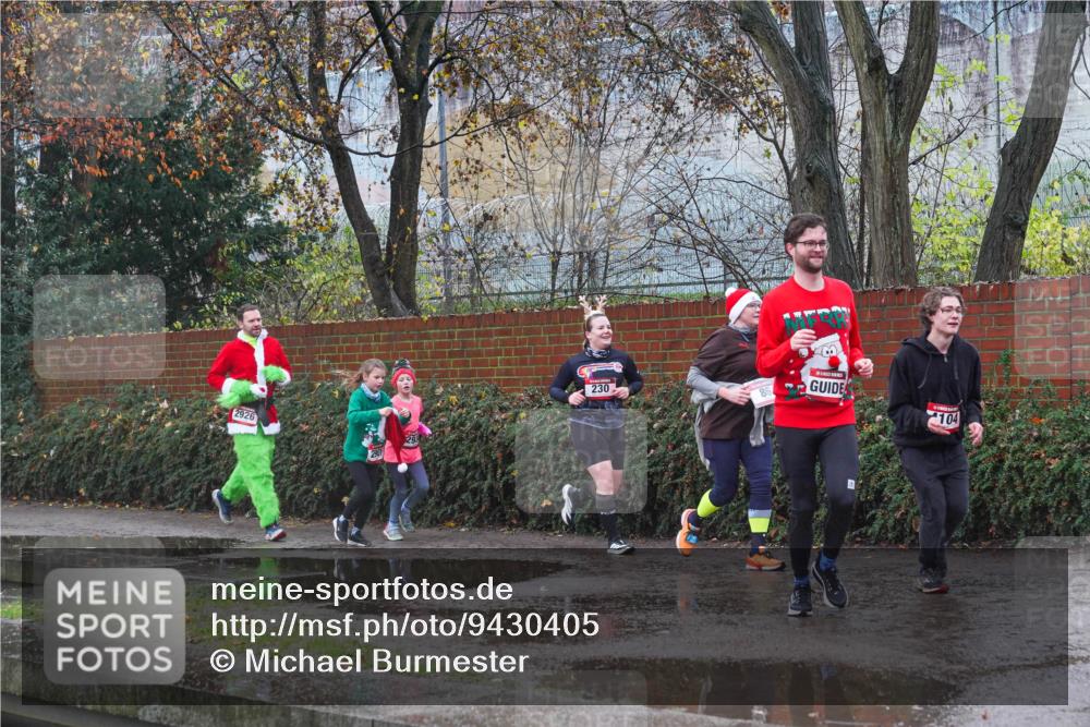 07.12.2025 - St. Pauli X-Mass-Run No. 15 Michael Burmester http://msf.ph/oto/9430405 07.12.2025 10:22:56 Laufen 2926, 230, 86, 104 meine-sportfotos.de