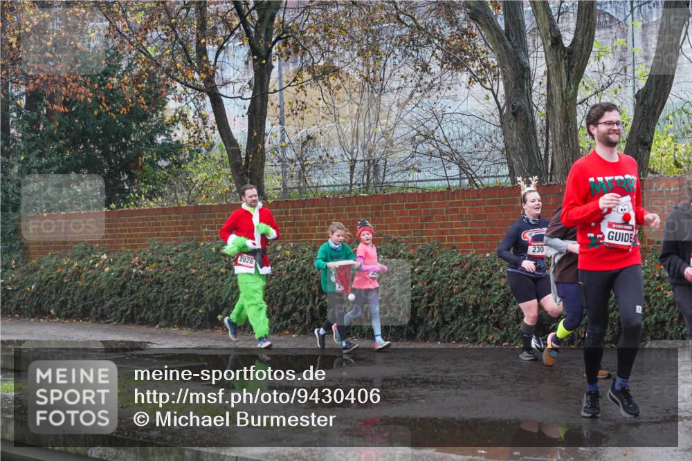 07.12.2025 - St. Pauli X-Mass-Run No. 15 Michael Burmester http://msf.ph/oto/9430406 07.12.2025 10:22:57 Laufen 2926, 230 meine-sportfotos.de