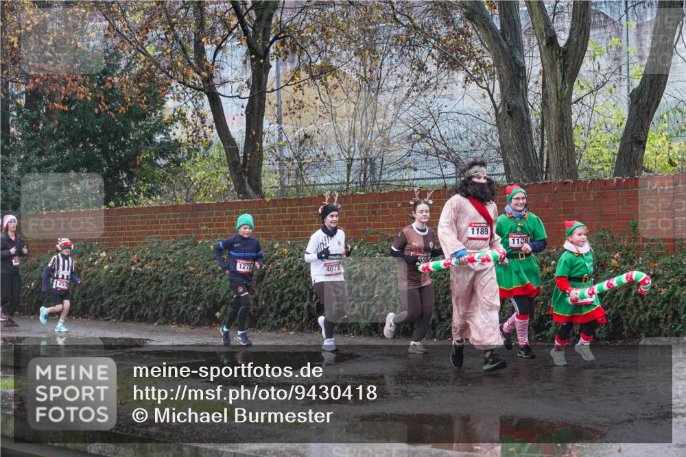 07.12.2025 - St. Pauli X-Mass-Run No. 15 Michael Burmester http://msf.ph/oto/9430418 07.12.2025 10:23:18 Laufen 1275, 4072, 1189, 1138 meine-sportfotos.de