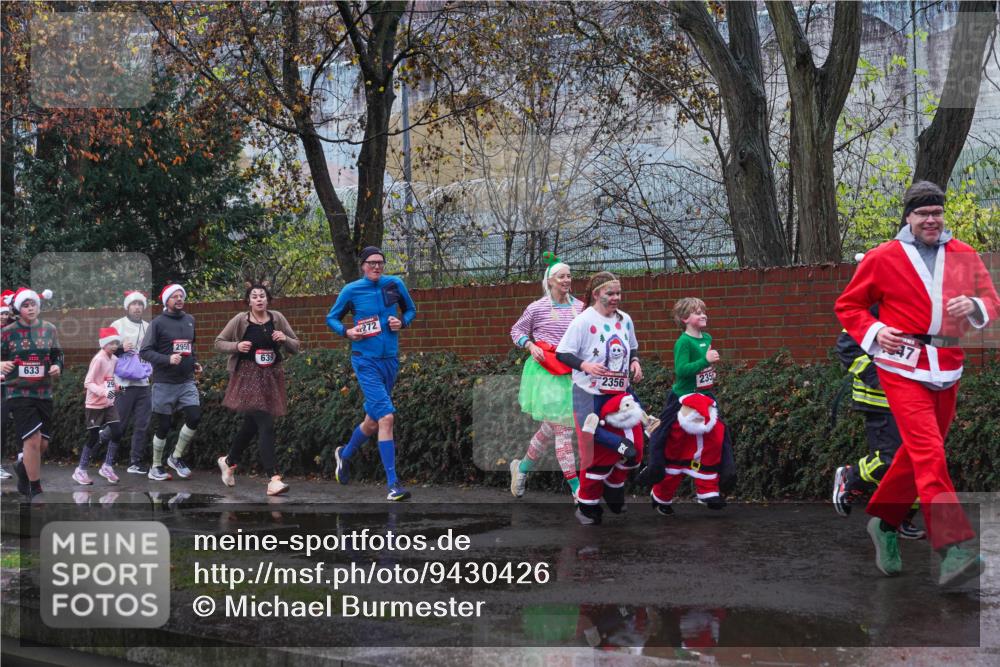 07.12.2025 - St. Pauli X-Mass-Run No. 15 Michael Burmester http://msf.ph/oto/9430426 07.12.2025 10:23:24 Laufen 2950, 633, 639, 272, 2356, 235 meine-sportfotos.de