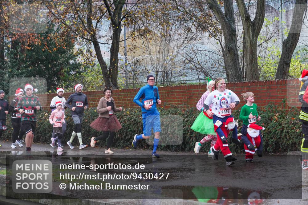 07.12.2025 - St. Pauli X-Mass-Run No. 15 Michael Burmester http://msf.ph/oto/9430427 07.12.2025 10:23:25 Laufen 4594, 633, 2955, 2950, 639, 1272, 2356, 2355 meine-sportfotos.de