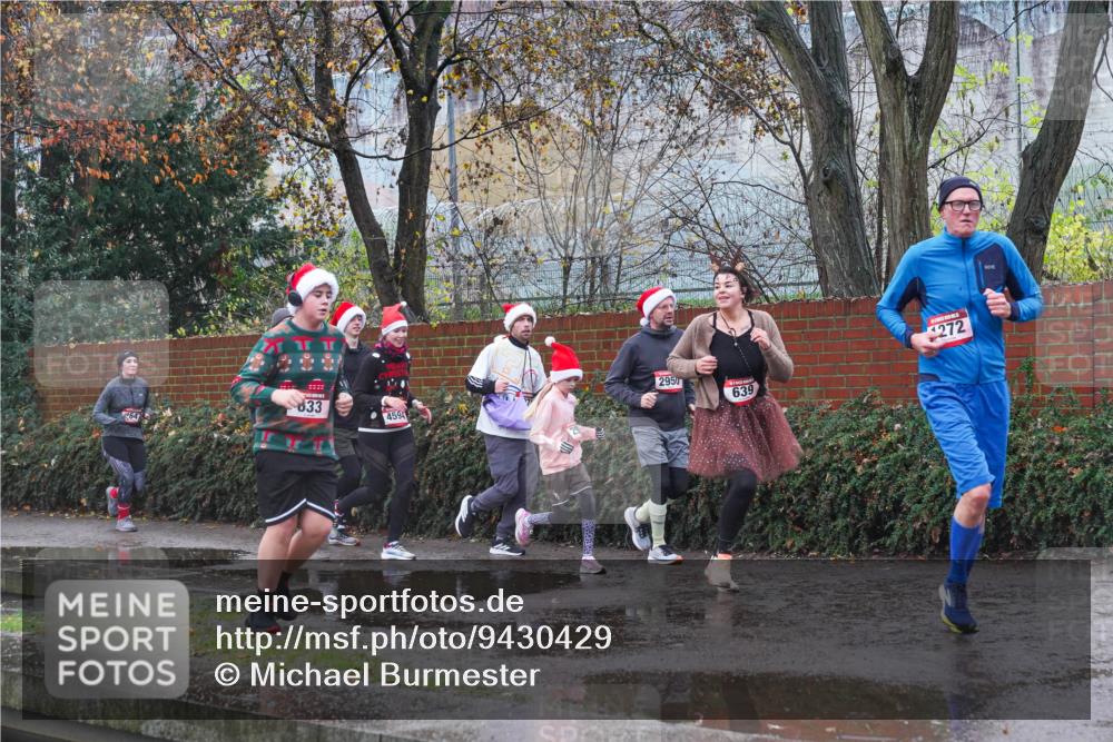 07.12.2025 - St. Pauli X-Mass-Run No. 15 Michael Burmester http://msf.ph/oto/9430429 07.12.2025 10:23:26 Laufen 33, 4594, 272, 2950, 639 meine-sportfotos.de