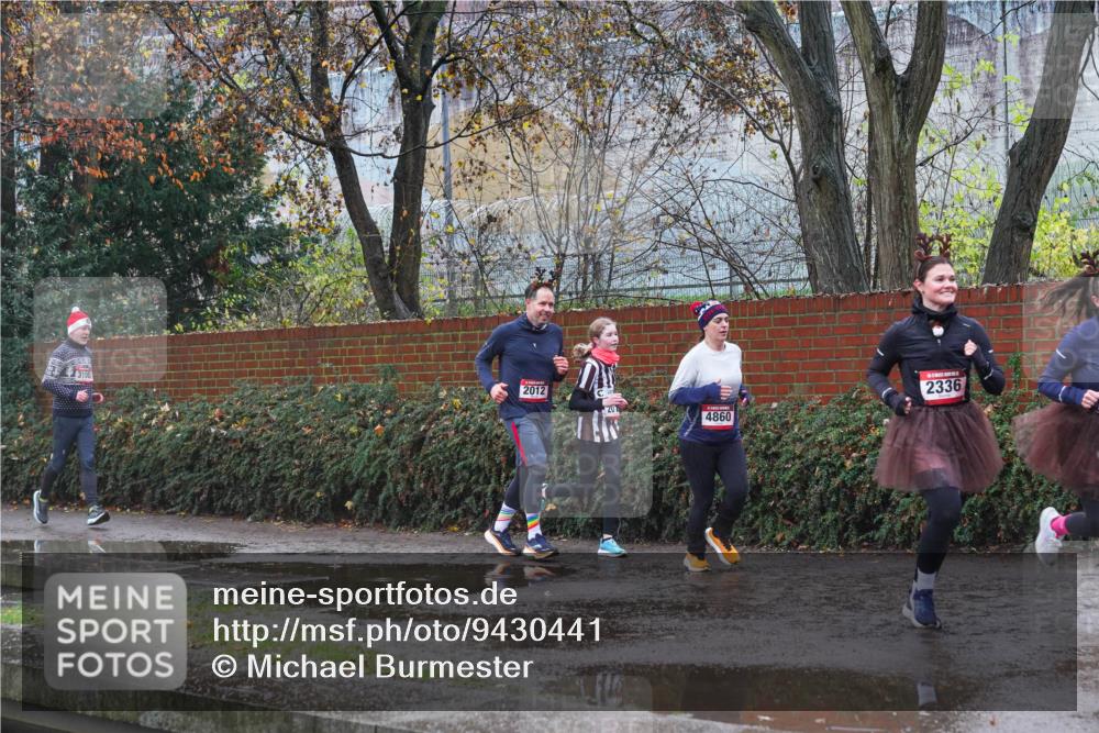 07.12.2025 - St. Pauli X-Mass-Run No. 15 Michael Burmester http://msf.ph/oto/9430441 07.12.2025 10:23:46 Laufen 3100, 2012, 2336, 4860 meine-sportfotos.de