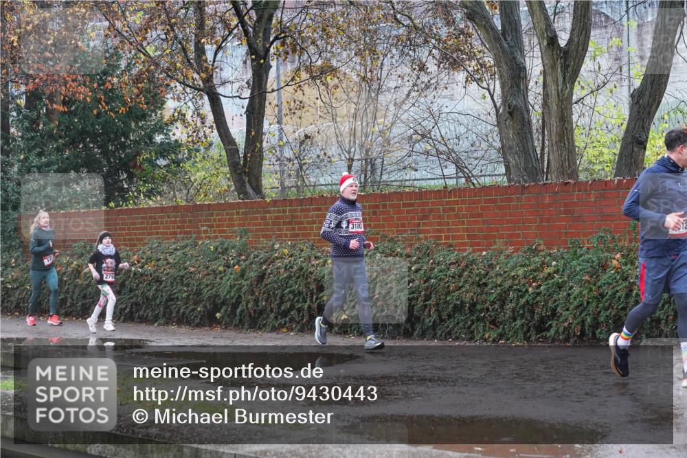 07.12.2025 - St. Pauli X-Mass-Run No. 15 Michael Burmester http://msf.ph/oto/9430443 07.12.2025 10:23:48 Laufen 276 meine-sportfotos.de