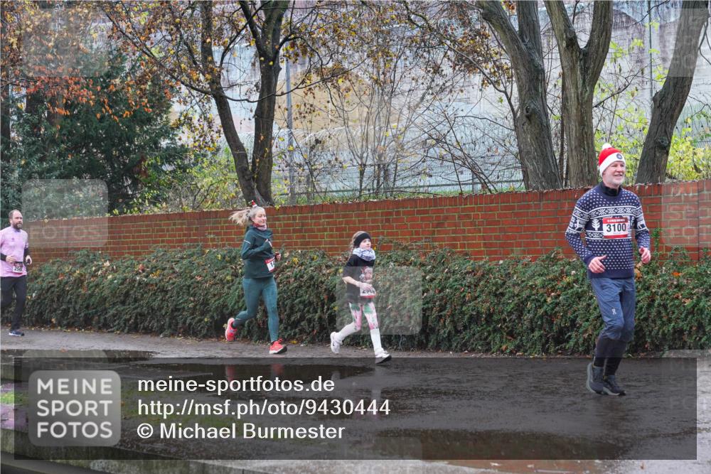 07.12.2025 - St. Pauli X-Mass-Run No. 15 Michael Burmester http://msf.ph/oto/9430444 07.12.2025 10:23:50 Laufen 3100 meine-sportfotos.de