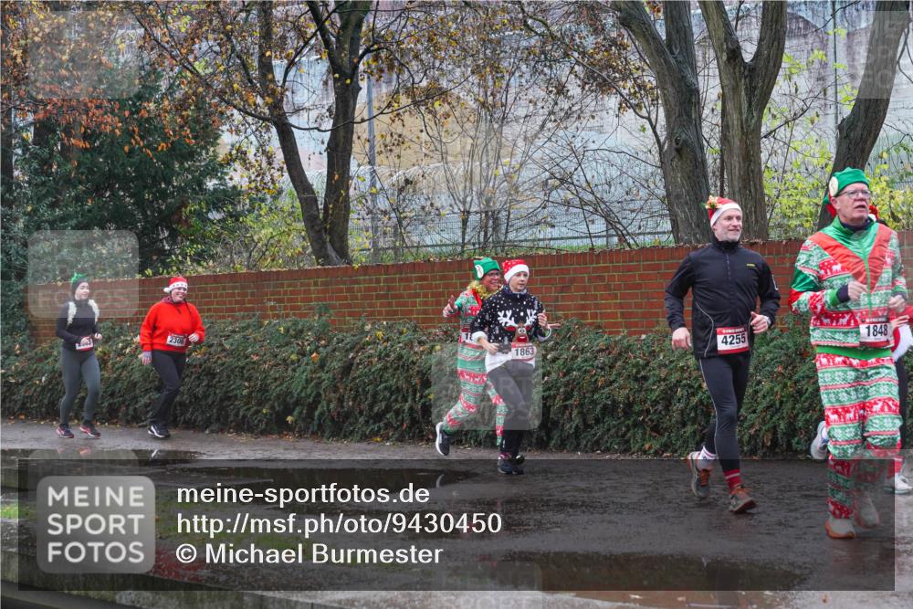 07.12.2025 - St. Pauli X-Mass-Run No. 15 Michael Burmester http://msf.ph/oto/9430450 07.12.2025 10:23:56 Laufen 2306, 4255, 1848, 1863 meine-sportfotos.de