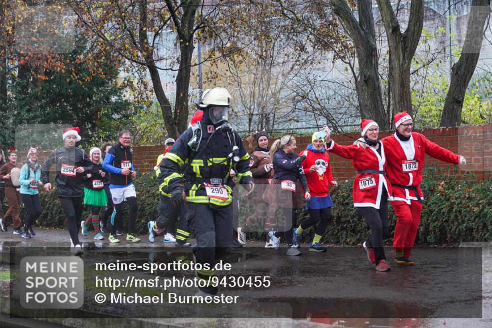 07.12.2025 - St. Pauli X-Mass-Run No. 15 Michael Burmester http://msf.ph/oto/9430455 07.12.2025 10:24:01 Laufen 485, 2594, 4876, 571, 290, 38, 1875, 1872 meine-sportfotos.de