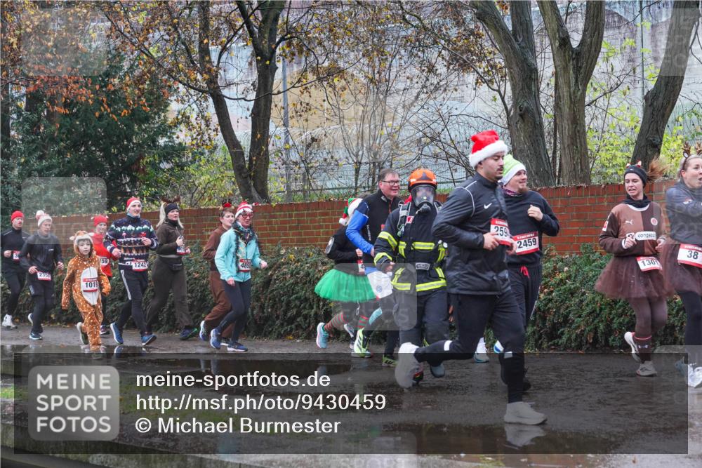 07.12.2025 - St. Pauli X-Mass-Run No. 15 Michael Burmester http://msf.ph/oto/9430459 07.12.2025 10:24:03 Laufen 2357, 1019, 59, 1242, 4855, 259, 2459, 130, 38 meine-sportfotos.de