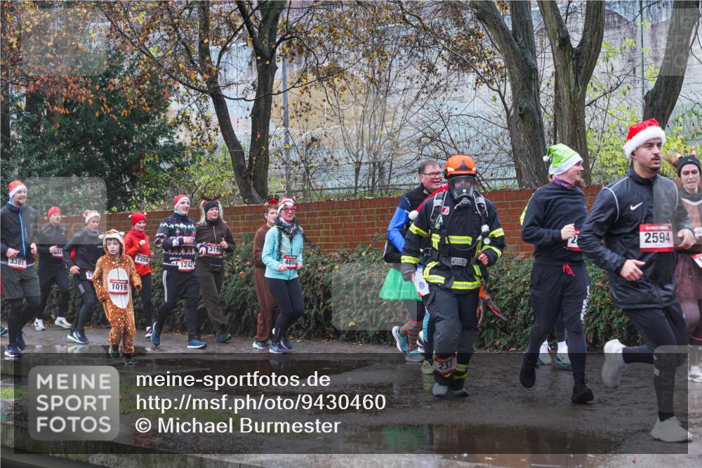 07.12.2025 - St. Pauli X-Mass-Run No. 15 Michael Burmester http://msf.ph/oto/9430460 07.12.2025 10:24:04 Laufen 3381, 047, 1019, 2359, 1242, 3199, 4855, 233, 2594 meine-sportfotos.de