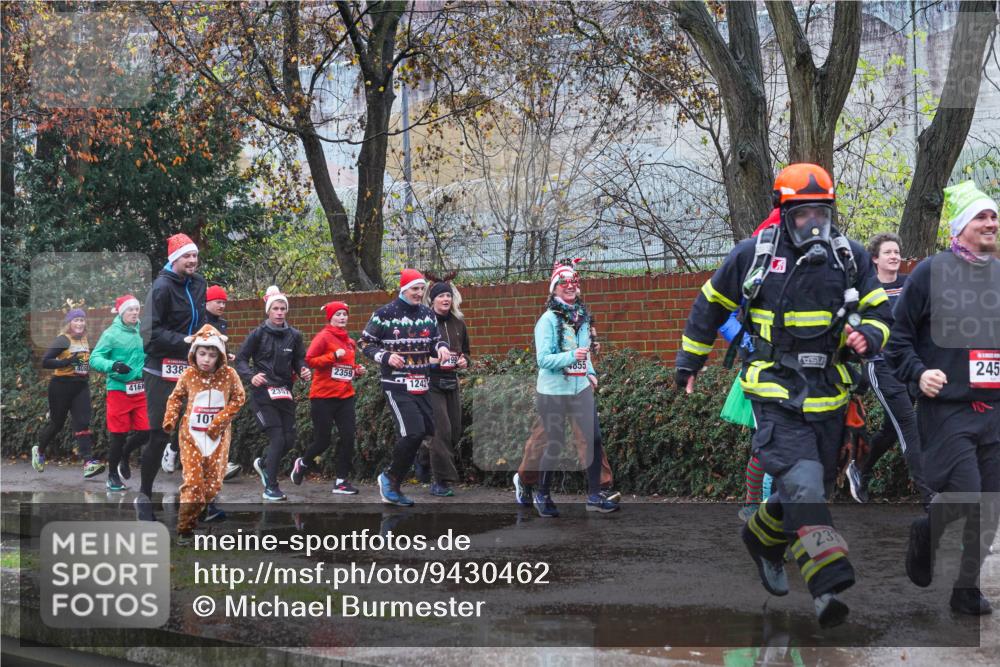 07.12.2025 - St. Pauli X-Mass-Run No. 15 Michael Burmester http://msf.ph/oto/9430462 07.12.2025 10:24:05 Laufen 4167, 338, 101, 2359, 855, 1242, 23, 245 meine-sportfotos.de