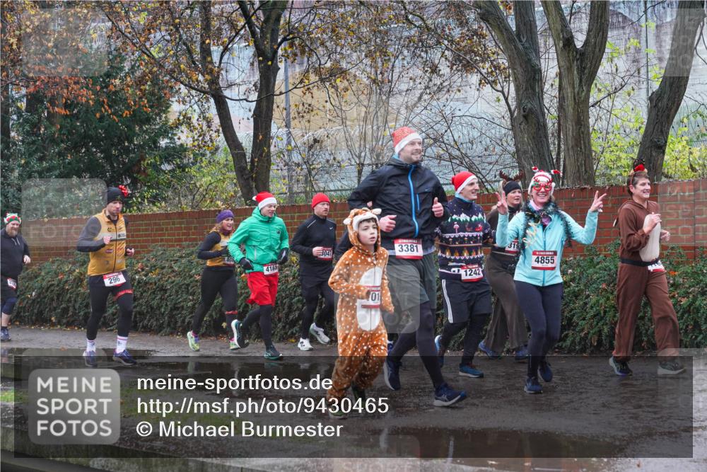 07.12.2025 - St. Pauli X-Mass-Run No. 15 Michael Burmester http://msf.ph/oto/9430465 07.12.2025 10:24:06 Laufen 296, 416, 3047, 3381, 1242, 01, 319, 4855 meine-sportfotos.de