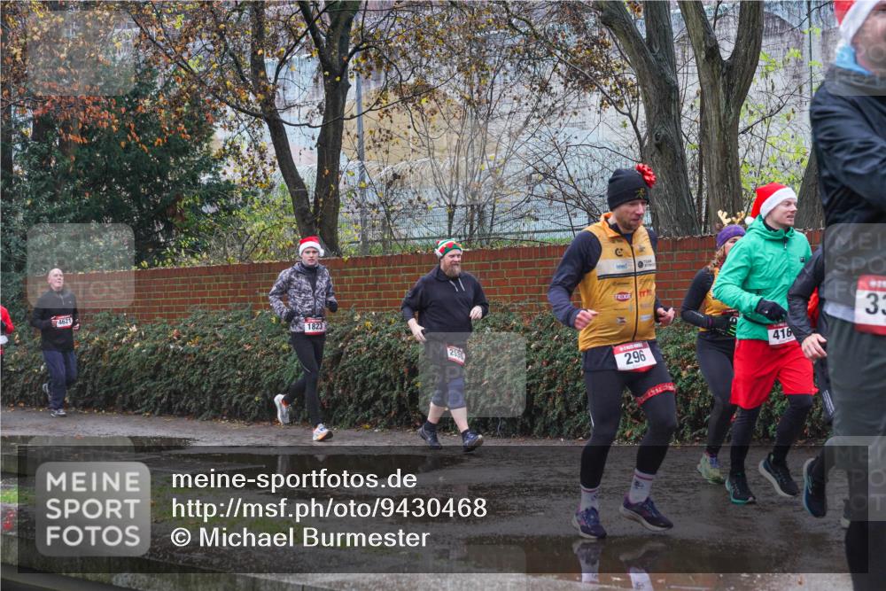 07.12.2025 - St. Pauli X-Mass-Run No. 15 Michael Burmester http://msf.ph/oto/9430468 07.12.2025 10:24:08 Laufen 4621, 1823, 2536, 296, 416, 33 meine-sportfotos.de