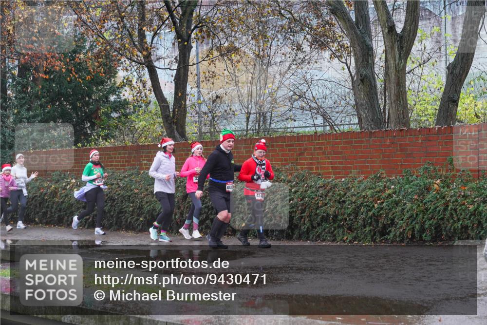 07.12.2025 - St. Pauli X-Mass-Run No. 15 Michael Burmester http://msf.ph/oto/9430471 07.12.2025 10:24:13 Laufen 4095, 4146 meine-sportfotos.de
