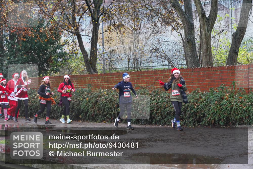 07.12.2025 - St. Pauli X-Mass-Run No. 15 Michael Burmester http://msf.ph/oto/9430481 07.12.2025 10:24:22 Laufen 823, 2460, 4447 meine-sportfotos.de