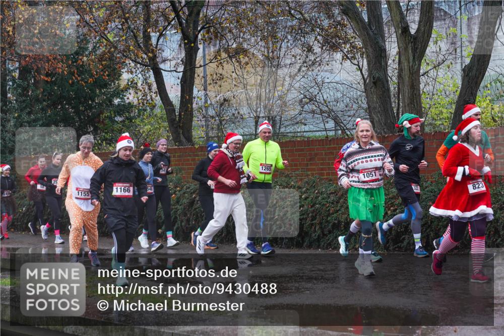 07.12.2025 - St. Pauli X-Mass-Run No. 15 Michael Burmester http://msf.ph/oto/9430488 07.12.2025 10:24:28 Laufen 1166, 546, 2488, 1155, 141, 1265, 1051, 322, 823 meine-sportfotos.de