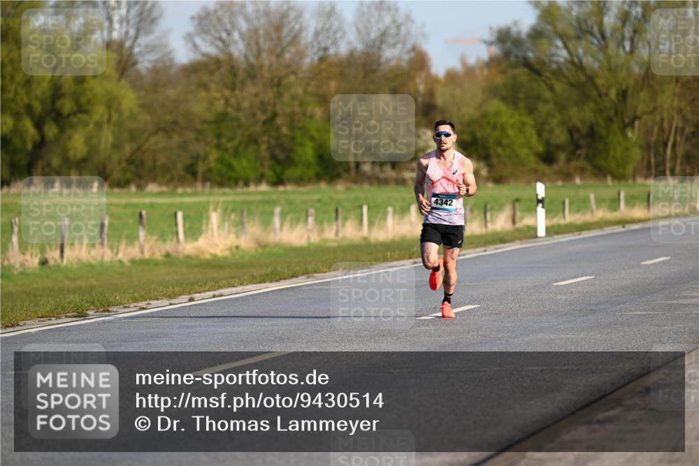 12.04.2026 - 45. Internationalen Wilhelmsburger Insellauf Dr. Thomas Lammeyer http://msf.ph/oto/9430514 12.04.2026 09:07:03 Laufen 4342 meine-sportfotos.de