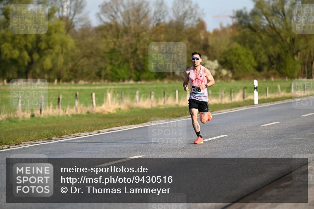 12.04.2026 - 45. Internationalen Wilhelmsburger Insellauf Dr. Thomas Lammeyer http://msf.ph/oto/9430516 12.04.2026 09:07:03 Laufen 4342 meine-sportfotos.de
