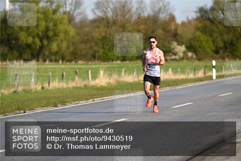 12.04.2026 - 45. Internationalen Wilhelmsburger Insellauf Dr. Thomas Lammeyer http://msf.ph/oto/9430519 12.04.2026 09:07:03 Laufen 4342 meine-sportfotos.de