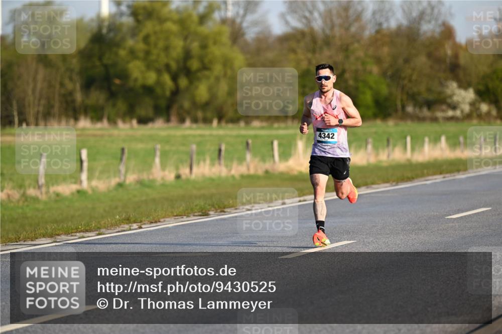 12.04.2026 - 45. Internationalen Wilhelmsburger Insellauf Dr. Thomas Lammeyer http://msf.ph/oto/9430525 12.04.2026 09:07:04 Laufen 4342 meine-sportfotos.de
