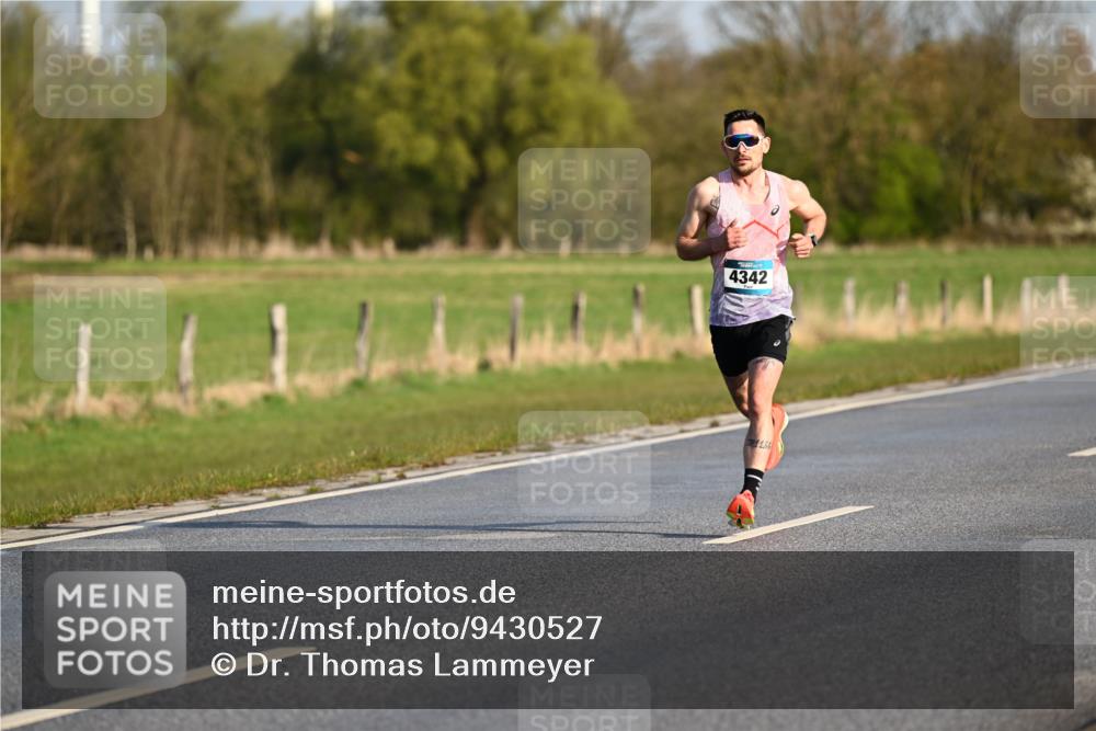 12.04.2026 - 45. Internationalen Wilhelmsburger Insellauf Dr. Thomas Lammeyer http://msf.ph/oto/9430527 12.04.2026 09:07:05 Laufen 4342, 241, 56 meine-sportfotos.de