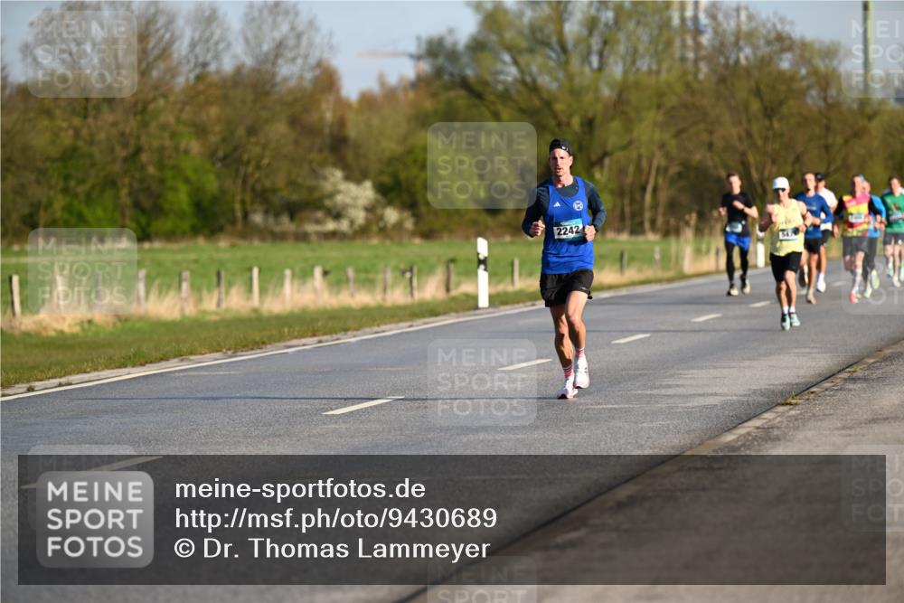 12.04.2026 - 45. Internationalen Wilhelmsburger Insellauf Dr. Thomas Lammeyer http://msf.ph/oto/9430689 12.04.2026 09:08:22 Laufen 2242, 547 meine-sportfotos.de